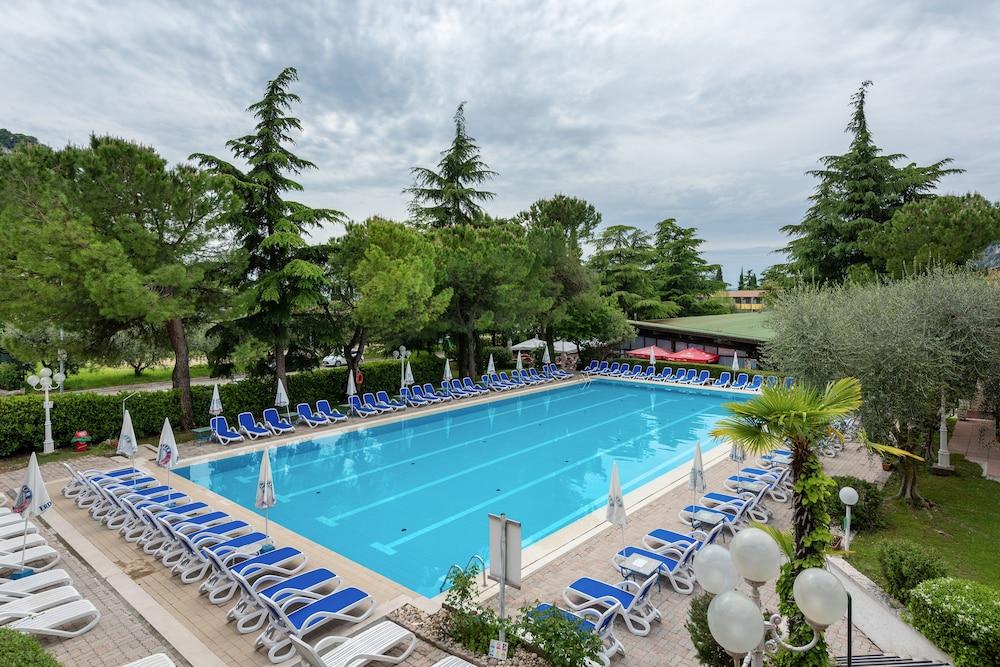 Hotel Royal 가르다 외부 사진